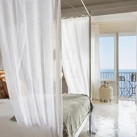 - Galidia Villa Sorrento